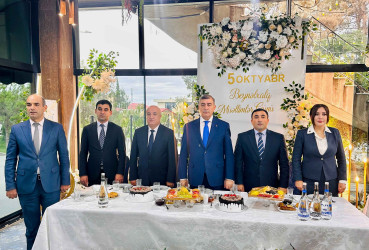 Şirvanda 5 oktyabr – Beynəlxalq Müəllimlər Günü qeyd edilib.