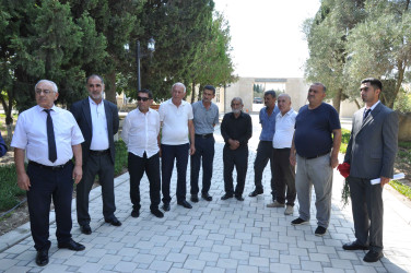 Şirvan Şəhər İcra Hakimiyyətinin başçısı İlqar Abbasov Şəhidlər xiyabanına ənənəvi ziyarətdə iştirak edib.