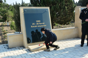 Şirvanda Zəfər Günü münasibətilə Şəhidlər Xiyabanı ziyarət olunub.