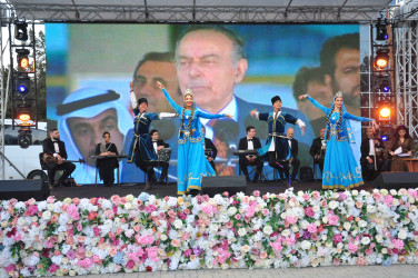 Şirvanda Ümummilli lider, Ulu Öndər Heydər Əliyevin anadan olmasının 103 illiyinə həsr olunmuş konsert təşkil edilib.
