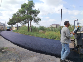 Şirvanda küçələrin asfaltlanması işləri davam etdirilir.