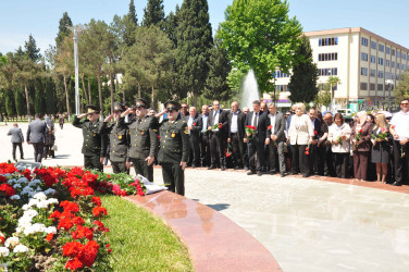 Şirvanda Ümummilli lider, Ulu Öndər Heydər Əliyevin anadan olmasının 103 illiyi münasibətilə xatirəsi anılıb.