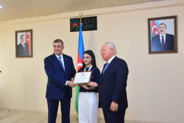 Şirvanda yüksək bal toplayan məzunlarla görüş keçirilib.