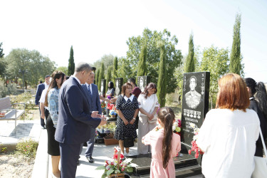 Şirvan Şəhər İcra Hakimiyyətinin başçısı ənənəvi olaraq bu ayın sonuncu cümə axşamı da şəhid ailələri ilə görüşüb 27.07.2023