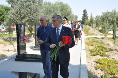 Şəhər İcra Hakimiyyətinin başçısı iyul ayının sonuncu cümə axşamı şəhid ailələrinin üzvləri ilə birlikdə Şəhidlər xiyabanını ziyarət edib.