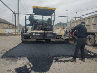 Şirvan şəhərində küçələrin asfaltlanması işləri mərhələli şəkildə davam etdirilir.