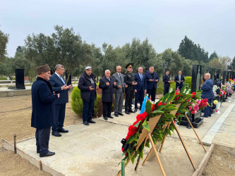 Şəhər İcra Hakimiyyətinin başçısı noyabr ayının sonuncu cümə axşamı şəhid ailəsi üzvləri ilə birlikdə Şəhidlər xiyabanını ziyarət edib.