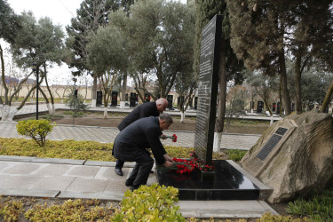 Şirvan Şəhər İcra Hakimiyyətinin başçısı noyabr ayının sonuncu cümə axşamı Şəhidlər xiyabanını ziyarət edib, şəhid ailələri ilə görüşüb.