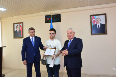 Şirvanda yüksək bal toplayan məzunlarla görüş keçirilib.