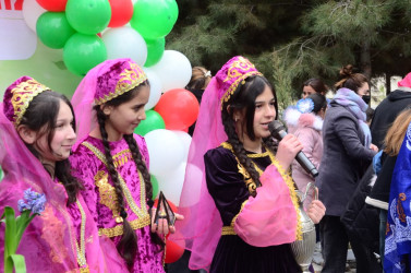 Şəhər İcra Hakimiyyətinin başçısı İlqar Abbasov yel çərşənbəsi münasibətilə təşkil olunan tədbirdə iştirak edib.