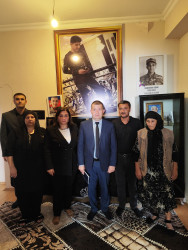 Şirvan şəhərində “Anım Günü” ərəfəsində şəhid ailələri və müharibə əlilləri ziyarət olunur