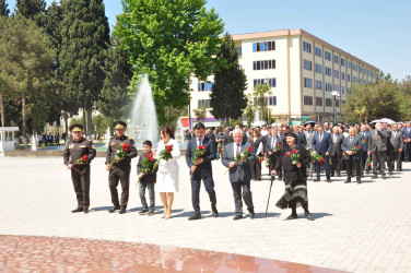 Şirvanda Ümummilli lider, Ulu Öndər Heydər Əliyevin anadan olmasının 103 illiyi münasibətilə xatirəsi anılıb.