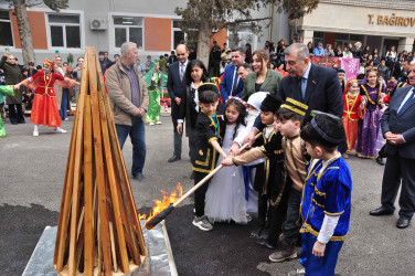 Şəhər İcra Hakimiyyətinin başçısı İlqar Abbasov yel çərşənbəsi münasibətilə təşkil olunan tədbirdə iştirak edib.