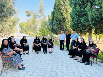 Şirvan Şəhər İcra Hakimiyyətinin başçısı iyul ayının sonuncu cümə axşamı  şəhid ailələri ilə birlikdə Şəhidlər Xiyabanını ziyarət edib.