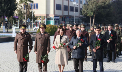 16 dekabr - Fövqəladə Hallar Nazirliyi işçilərinin peşə bayramı günü qeyd olunub.