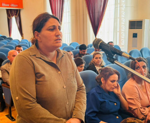 Şirvan Şəhər İcra Hakimiyyətinin başçısı İlqar Abbasov  növbəti səyyar görüş keçirib.