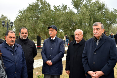 Şirvanda Vətən müharibəsinin şəhidi Ramil Vüqarəddin oğlu Əliyevin doğum  günü qeyd edilib.