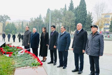 Şirvanda Ümummilli Lider Heydər Əliyevin anım günü silsilə tədbirlərlə qeyd olunur.