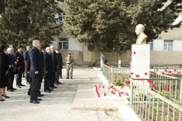 Şirvanda 20 Yanvar faciəsinin 33-cü ildönüm münasibətilə Ulu öndər Heydər Əliyevin və şəhidlərin əziz xatirəsi yad edilib.