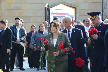 Şirvanda Zəfər Günü münasibətilə Şəhidlər Xiyabanı ziyarət olunub.