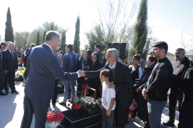 Şirvanda Zəfər Günü Şəhidlər Xiyabanı ziyarət olunub