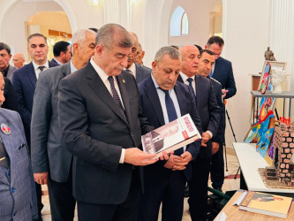 Şirvanda 18 oktyabr – Müstəqilliyin Bərpası Günü qeyd edilib.