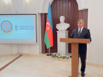 Şirvanda 18 oktyabr – Müstəqilliyin Bərpası Günü qeyd edilib.