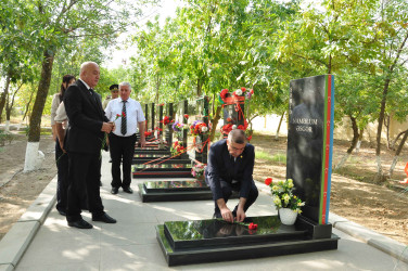 Şirvan Şəhər İcra Hakimiyyətinin başçısı avqust ayının sonuncu cümə axşamı Şəhidlər xiyabanını ziyarət edib, şəhid ailələri ilə görüşüb.