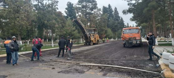 Şirvanda küçələrin asfaltlanması işləri mərhələli şəkildə davam etdrilir.