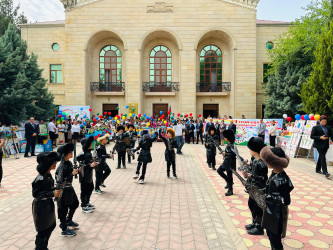 Şirvanda 1 - İyun Uşaqların Beynəlxalq Müdafiəsi Günü münasibətilə tədbir təşkil olunub.