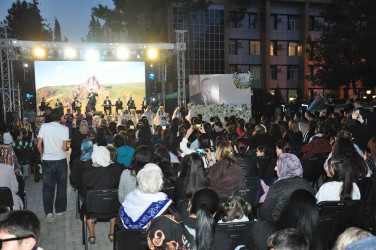 Şirvanda Ümummilli lider, Ulu Öndər Heydər Əliyevin anadan olmasının 103 illiyinə həsr olunmuş konsert təşkil edilib.