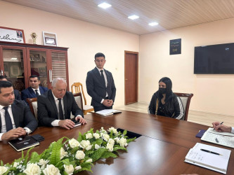 Şirvan Səhər İcra Hakimiyyətinin başçısı İlqar Abbasov növbəti vətəndaş qəbulu keçirib.