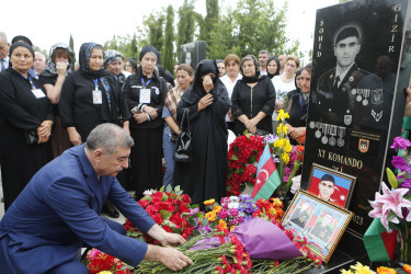 Şirvan Şəhər İcra Hakimiyyətinin başçısı İlqar Abbasov iyul ayının sonuncu cümə axşamı Şəhidlər xiyabanını ziyarət edib, şəhid ailələri ilə görüşüb.