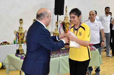 Şirvan şəhərində 28 May - Müstəqillik Gününə həsr olunmuş voleybol idman növü üzrə seleksiya xarakterli yarış keçirilib.