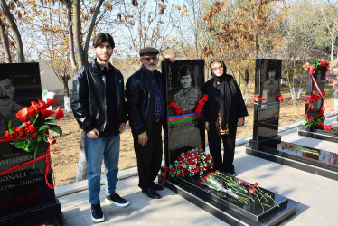 Şirvanda Zəfər Günü münasibətilə Şəhidlər Xiyabanı ziyarət olunub.