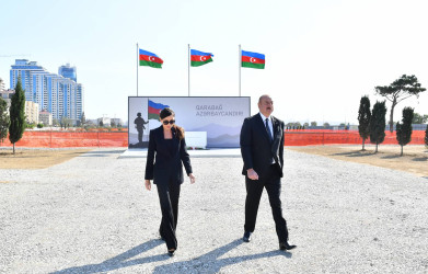 İlham Əliyev və birinci xanım Mehriban Əliyeva Bakıda inşası davam etdirilən Zəfər parkında olublar