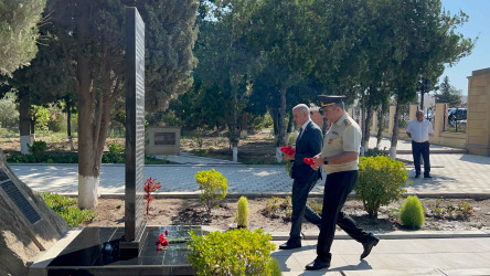 Şirvan Şəhər İcra Hakimiyyətinin başçısı iyul ayının sonuncu cümə axşamı  şəhid ailələri ilə birlikdə Şəhidlər Xiyabanını ziyarət edib.