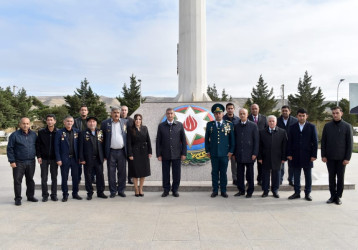 Şirvan Şəhər İcra Hakimiyyətinin başçısı Bayraq meydanında təmir-bərpa işlərilə tanış olub.