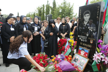 Şirvan Şəhər İcra Hakimiyyətinin başçısı İlqar Abbasov iyul ayının sonuncu cümə axşamı Şəhidlər xiyabanını ziyarət edib, şəhid ailələri ilə görüşüb.