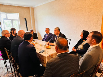 Şirvanda “27 sentyabr - Anım Günü” ərəfəsində şəhid ailələri ziyarət olunub.