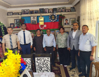 Şirvan şəhərində Anım Günü ərəfəsində şəhid ailələri və müharibə əlilləri ziyarət olunur.