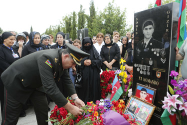 Şirvan Şəhər İcra Hakimiyyətinin başçısı İlqar Abbasov iyul ayının sonuncu cümə axşamı Şəhidlər xiyabanını ziyarət edib, şəhid ailələri ilə görüşüb.