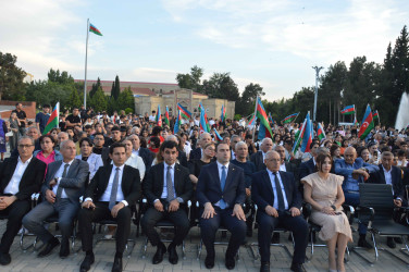 Şirvanda Ümummilli lider, Ulu Öndər Heydər Əliyevin anadan olmasının 102-ci ildönümünə həsr olunmuş konsert təşkil edilib.