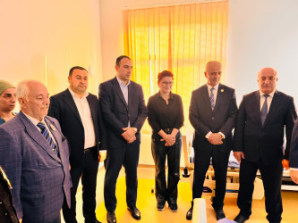 Şəhər İcra Hakimiyyətinin başçısı İlqar Abbasov şəhid atasını müalicə aldığı xəstəxanada ziyarət edib.