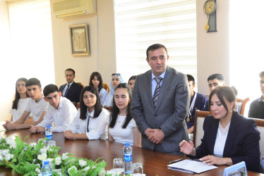 Şirvanda yüksək bal toplayan məzunlarla görüş keçirilib.