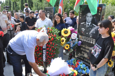 Şəhid polkovnik-leytenant Rəşad Hüseynovun xatirəsi anılıb.