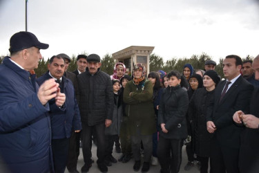 Şirvan Şəhər İcra Hakimiyyətinin başçısı Su çərşənbəsində şəhid ailəsinin yaşadığı məhəllədə sakinlərlə görüş keçirib.