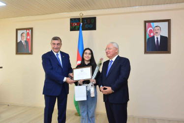 Şirvanda yüksək bal toplayan məzunlarla görüş keçirilib.