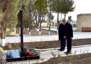 Şirvan Şəhər İcra Hakimiyyətinin başçısı ilin sonuncu cümə axşamında Dünya Azərbaycanlılarının Həmrəylik Günü və Yeni il bayramı münasibətilə şəhid ailələri ilə görüşüb.