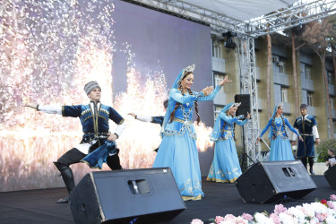 Şirvanda Ümummilli lider, Ulu Öndər Heydər Əliyevin anadan olmasının 101-ci ildönümünə həsr olunmuş konsert təşkil edilib.